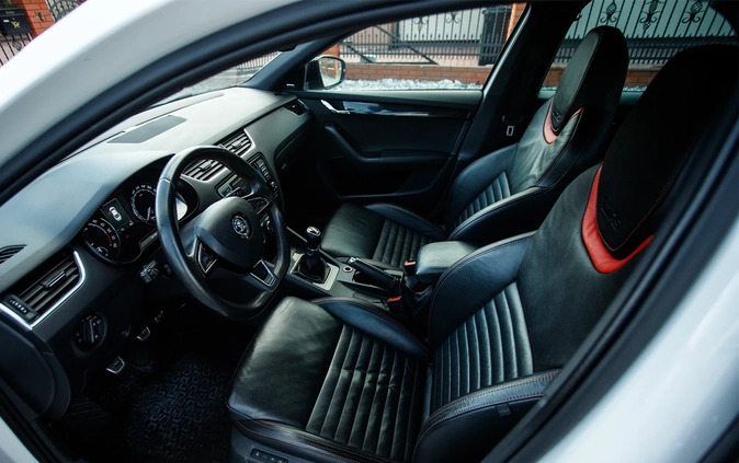 Skoda Octavia cena 64900 przebieg: 224000, rok produkcji 2016 z Borne Sulinowo małe 704
